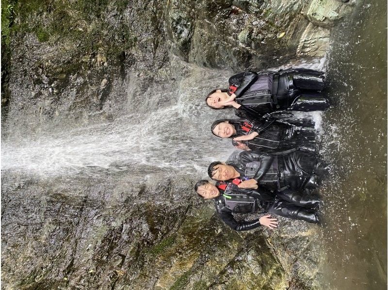 【足柄・丹沢湖】３名以上で「完全貸切」まるで秘密基地♪山奥の大自然へGooooo！！写真・動画全部プレゼント⭐︎の紹介画像