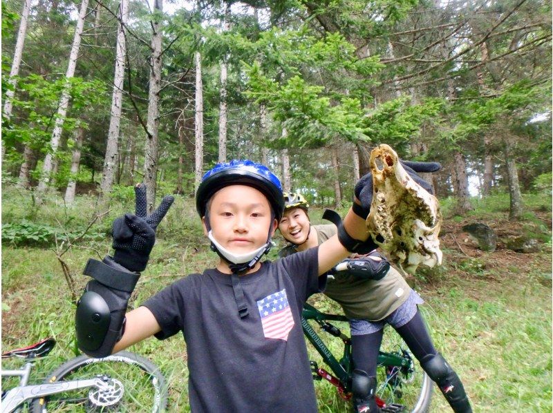 完全貸切ツアー!!　ほぼ登り無し!!　ちょっと遅めの午後プラン　1.5時間以内コース　リアルな森の中へ!　マウンテンバイク体験の紹介画像