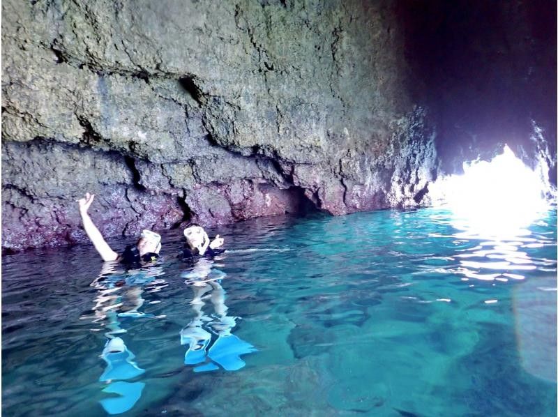 私人☆青之洞浮潛之旅☆包括防水相機租借[宮古島/一組預訂]の紹介画像