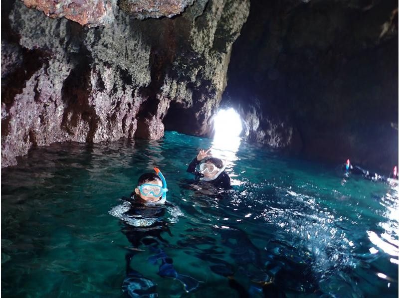 [Miyakojima 1 group charter] Private ☆ Blue cave snorkel tourの紹介画像