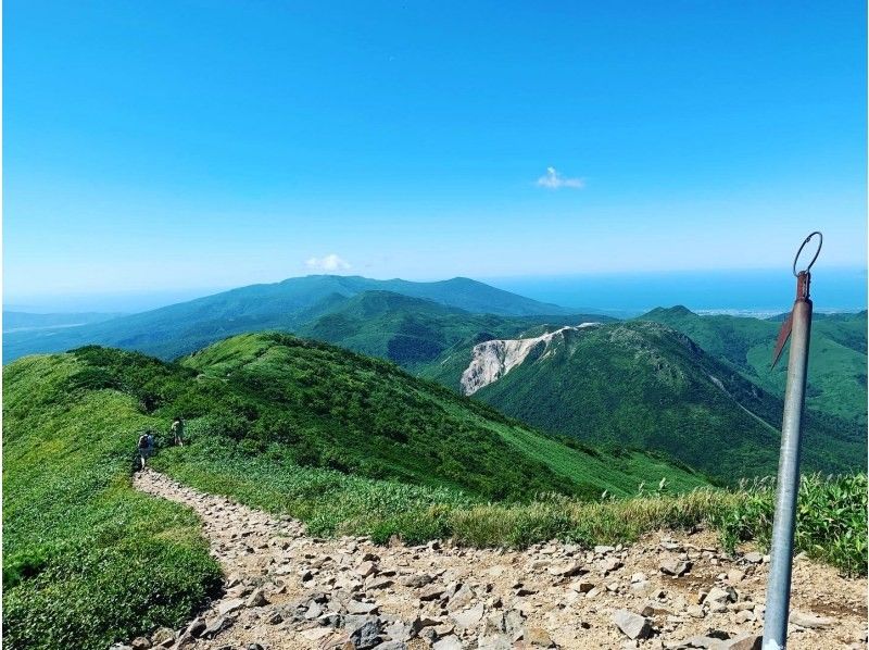 【北海道・ニセコ】プロガイドと行くニセコアンヌプリハイキングツアーの紹介画像