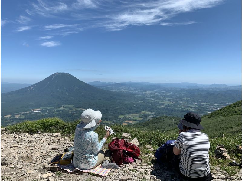 [Hokkaido / Niseko] Niseko Annupuri Hiking Tour with a professional guide