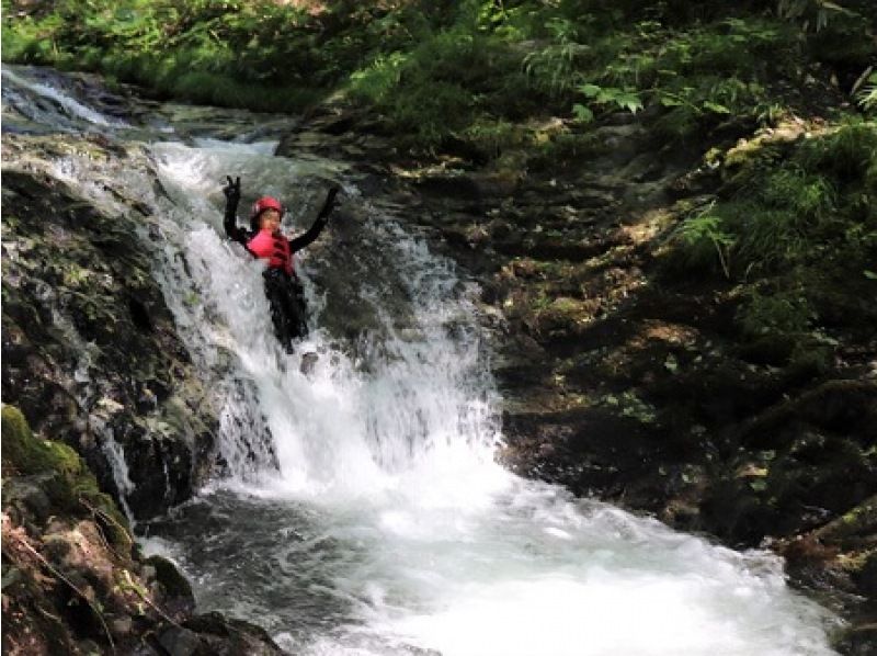 [Hokkaido / Niseko] Canyoning! Summer only! Let's canyoning on a hot day ♪の紹介画像
