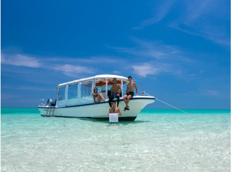 [Ishigaki Island & Taketomi Island / 1 day] Landing on the phantom island & snorkeling & sightseeing on Taketomi Island ★ Enjoy two remote islands for half a day each! Equipment rental / Free photo data [Student discount plan]の紹介画像