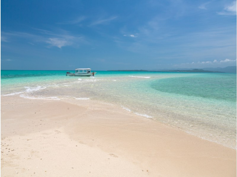 [Ishigaki Island & Taketomi Island / 1 day] Landing on the phantom island & snorkeling & sightseeing on Taketomi Island ★ Enjoy two remote islands for half a day each! Equipment rental / Free photo dataの紹介画像