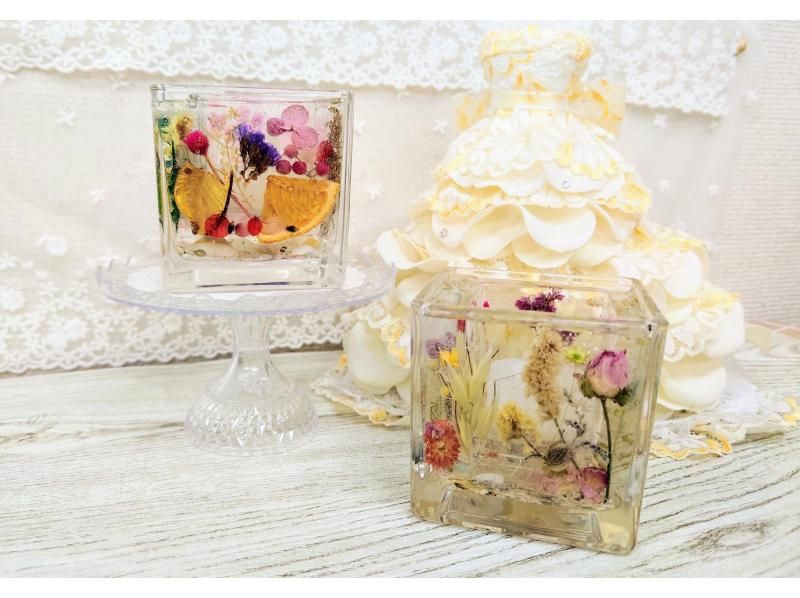 「SALE！」【ボタニカルキャンドルホルダー円柱or四角】透明ジェルとお花が可愛い♪繰り返し使える！の紹介画像