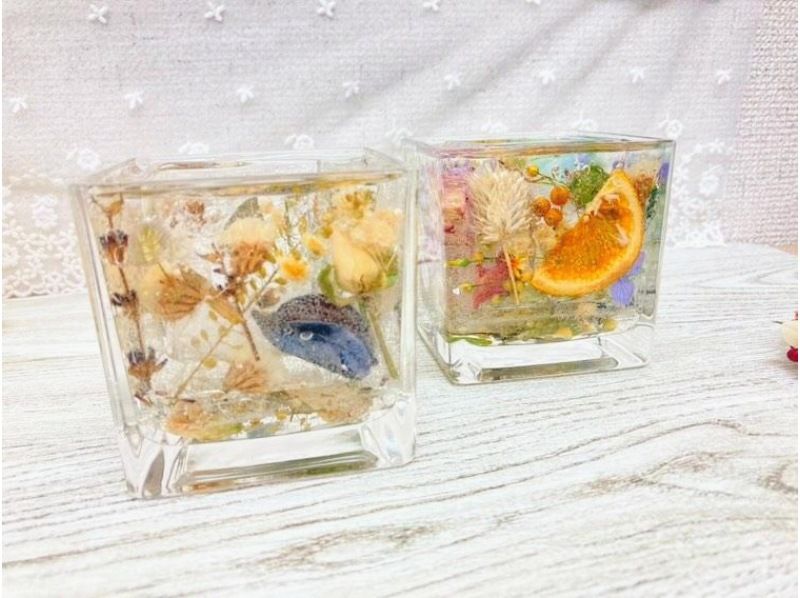 「SALE！」飾って灯して癒やされる【ボタニカルキャンドルホルダー円柱or四角】透明ジェルとお花が可愛い♪繰り返し使える！の紹介画像