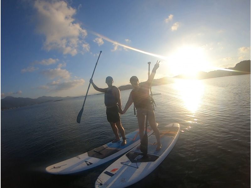 [福岡/絲島]日落SUP！從 SUP 頂部觀看夢幻般的黃昏海的特殊時間！の紹介画像