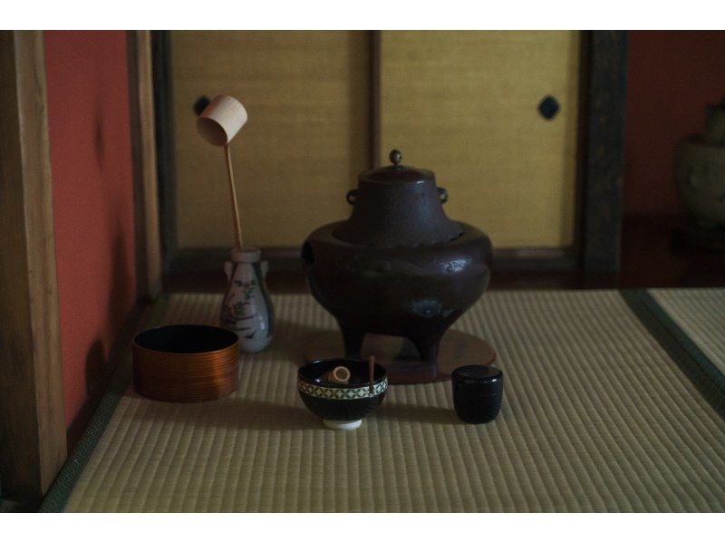 【石川・小松市】古九谷風絵付け体験とお抹茶で、町人文化の時代を満喫の紹介画像