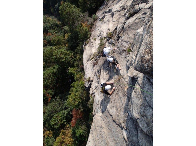 [Shiga] Beginner-friendly "Rock Climbing" with a spectacular view of Lake Biwa Hira Mountains Lion Rock (VER-1)の紹介画像