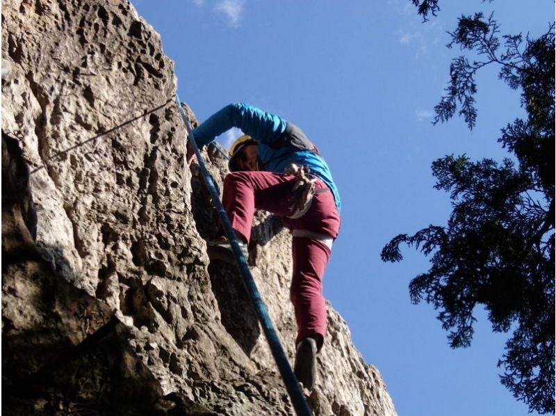 [Shiga] Beginner-friendly "Rock Climbing" with a spectacular view of Lake Biwa Hira Mountains Lion Rock (VER-1)の紹介画像