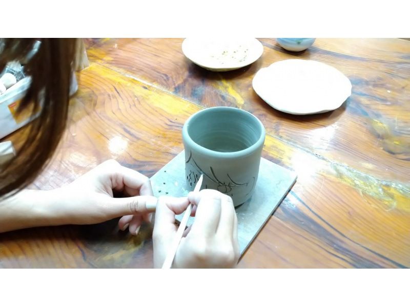 【三重・鈴鹿】手びねり陶芸体験で作品を1点作ろう！+土練り、絵付け、色塗りもできます！鈴鹿サーキットすぐ。の紹介画像