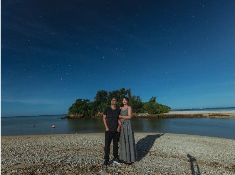 <Okinawa, Itoman> Starry sky photo and space walk in Itoman. Each participant will have their photo taken with the stars in the background. Families and couples are welcome.の紹介画像