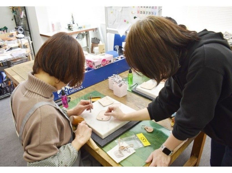 이시카와현의 사업자 「BigBoss 가나자와」가 주최하는 제조 체험의 모습