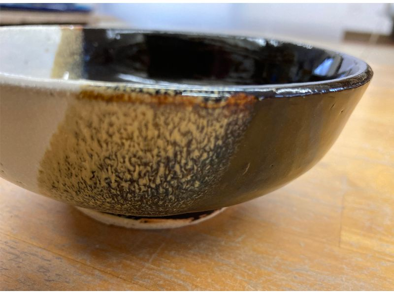 【奈良市内・陶芸体験】電動ろくろ体験・2個焼成、1つの器に2色使いであなたオリジナルの器に！の紹介画像