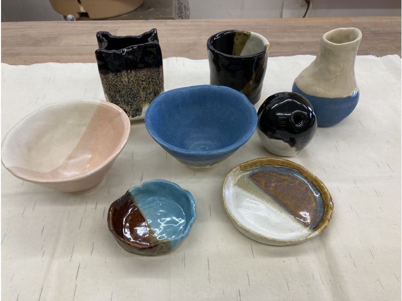 【奈良市内・陶芸体験】電動ろくろ体験・2個焼成、1つの器に2色使いであなたオリジナルの器に！の紹介画像
