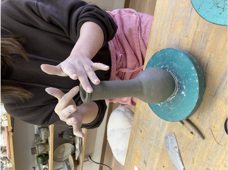 【奈良市内・陶芸体験】手びねり陶芸体験・粘土1㎏で時間内に作った作品はすべて焼きます！｜親子割ありの紹介画像