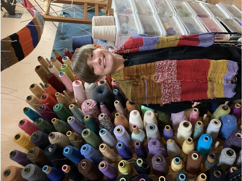[Okinawa / Naha] Experience weaving an original muffler with your favorite colorの紹介画像