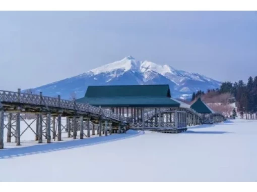 【青森・津軽半島】ストーブ列車・鶴の舞橋・斜陽館　観光ツアーの紹介画像