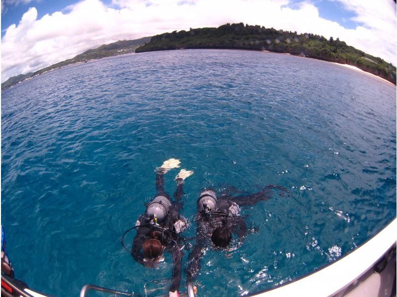 【沖縄・本部、水納島・瀬底島】手ぶらで集合　体験ダイビング　半日いっぱい遊べる2dive　の紹介画像