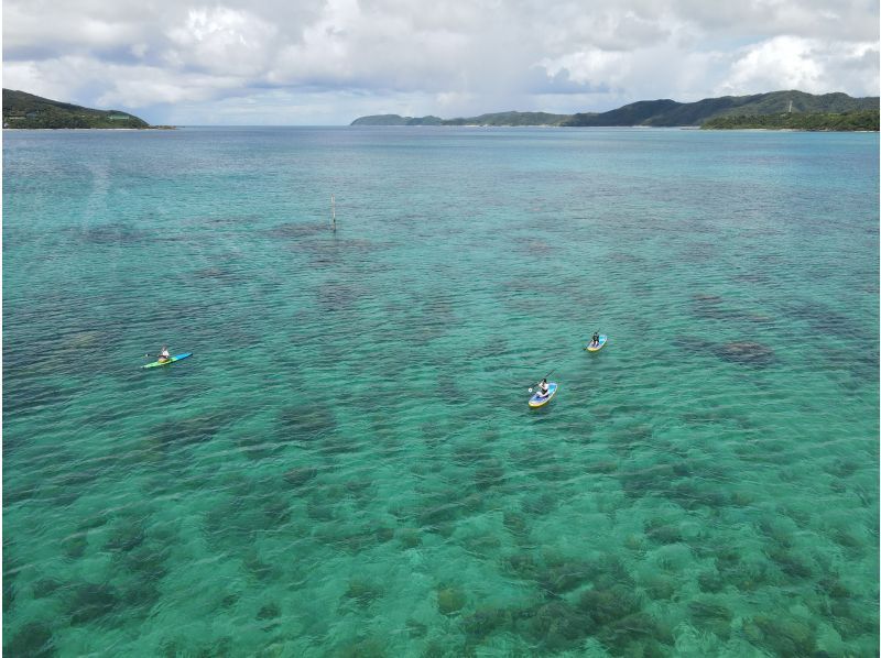 奄美大島【当日予約可能】SUP（60分）※ドローン空撮等写真の無料プレゼントあり※お1人様もお任せ下さい☆の紹介画像