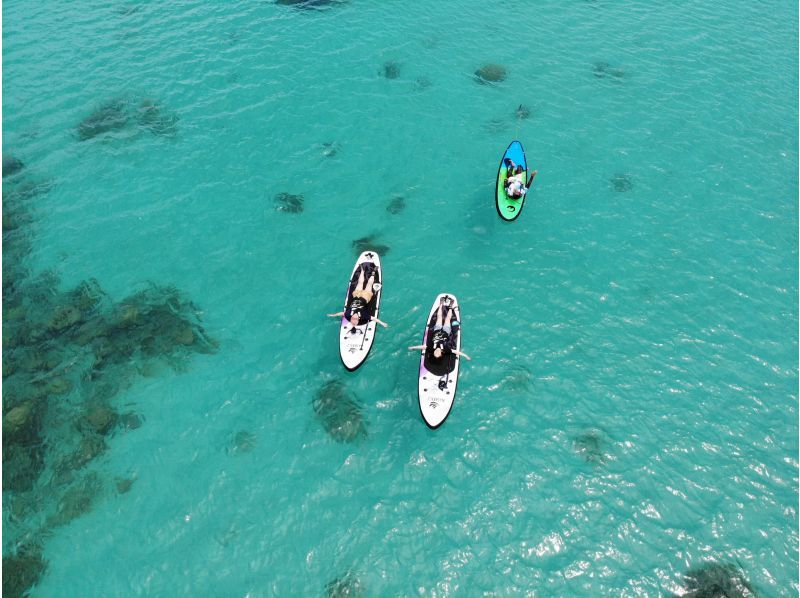 奄美大島【当日予約可能】SUP（60分）※ドローン空撮等写真の無料プレゼントあり※お1人様もお任せ下さい☆の紹介画像