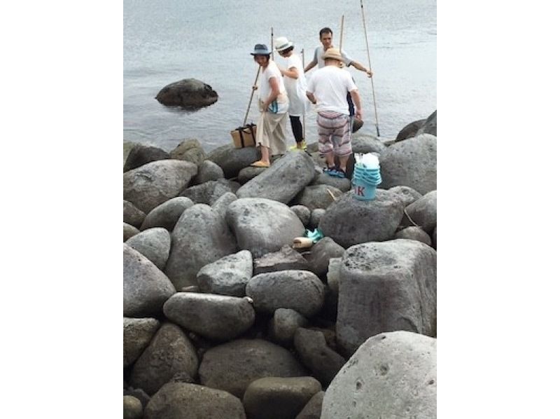 【静岡県・伊豆稲取】伊豆稲取に古くから伝わる伝統漁法のカニ漁！カニと駆け引きを楽しめますの紹介画像