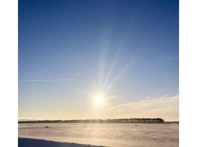 【北海道・札幌近郊】　新篠津しのつ湖南釣り場集合！札幌近郊エコノミーワカサギ釣り体験半日ツアー（ストーブ付きテント釣り、ライトガイドプラン）の紹介画像