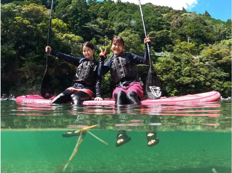 【高知・仁淀川】仁淀ブルーに1番近い場所でSUP～女子旅にオススメ！！。スタッフ全員が有資格インストラクター。ドッグSUP対応店。の紹介画像