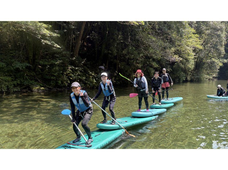 【高知・仁淀川】仁淀ブルーに1番近い場所でSUP、にこ淵まで35分。女子旅にオススメ!!有資格インストラクターで安心。ドッグSUP対応店。の紹介画像