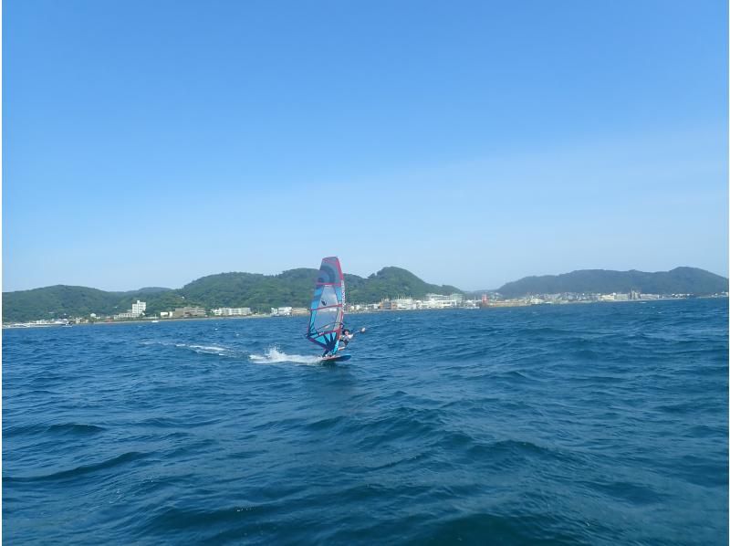 【神奈川・逗子】経験者向け　ウインドサーフィンを１日チャレンジしてみませんか！？（海上写真撮影付き）の紹介画像