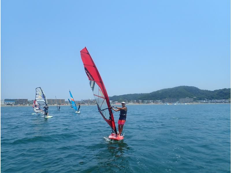 【โชนัน ・ ไซโกะ】ที่โรงเรียนใกล้ทะเลหมายเลข 1 บนชายฝั่งวินเซิร์ฟ(Windsurfing)คุณไม่สนุกกับวันหนึ่งไหม? ?の紹介画像