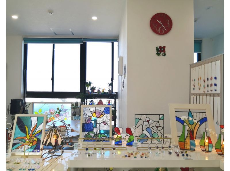 【福岡県・北九州市】ステンドグラスアクセサリー手作り体験、門司港駅３分！ ﾋﾟｱｽ/ｲﾔﾘﾝｸﾞ/ﾈｯｸﾚｽ/ﾌﾞﾚｽﾚｯﾄ/ﾍﾟﾝﾀﾞﾝﾄの紹介画像