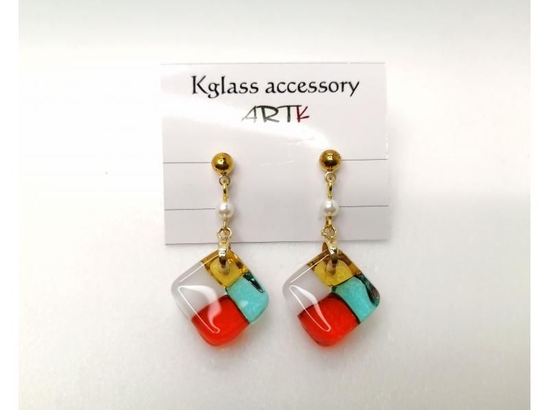 【福岡県・北九州市】ステンドグラスアクセサリー手作り体験、門司港駅３分！ ﾋﾟｱｽ/ｲﾔﾘﾝｸﾞ/ﾈｯｸﾚｽ/ﾌﾞﾚｽﾚｯﾄ/ﾍﾟﾝﾀﾞﾝﾄの紹介画像