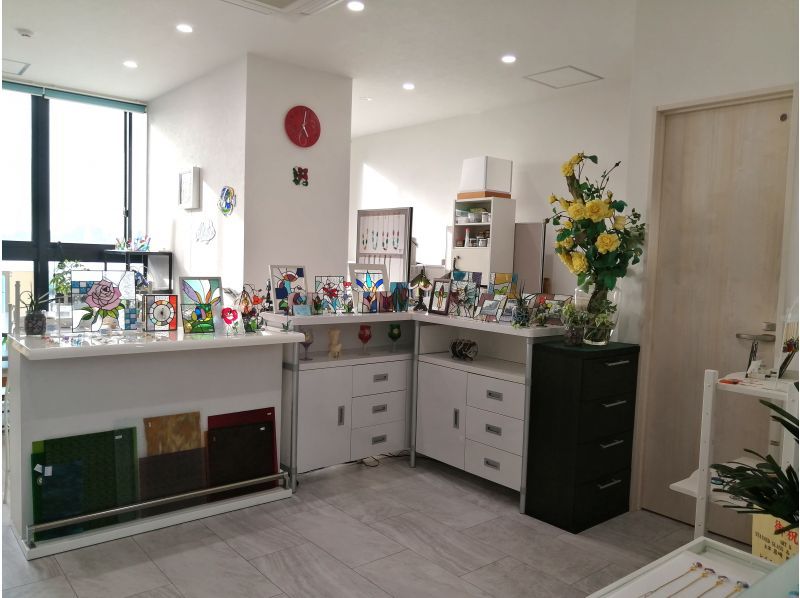 【福岡県・北九州市】ステンドグラスアクセサリー手作り体験、門司港駅３分！ ﾋﾟｱｽ/ｲﾔﾘﾝｸﾞ/ﾈｯｸﾚｽ/ﾌﾞﾚｽﾚｯﾄ/ﾍﾟﾝﾀﾞﾝﾄの紹介画像