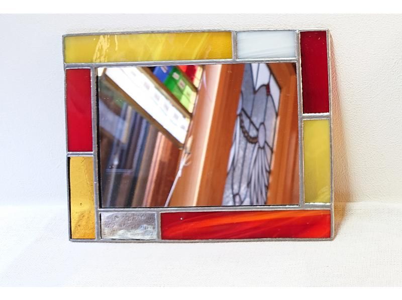 【京都・上七軒】キラキラ✴︎ステンドグラス体験♪ガラスの色を選んで作る！鏡もしくは写真立てづくりの紹介画像
