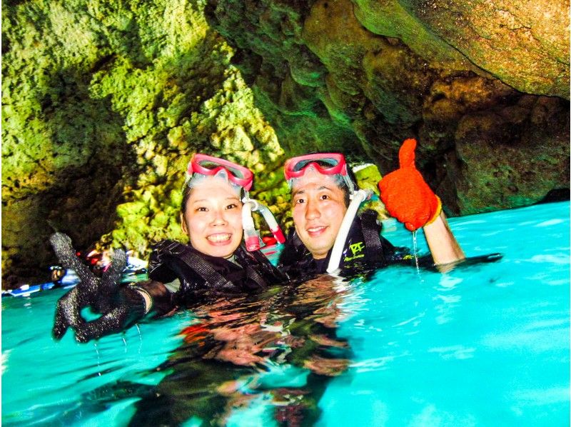  [ Okinawa・ Blue cave】 Cute fish and blue cave snorkel! Unlimited photos & baited with gifts and sand from stars の紹介画像