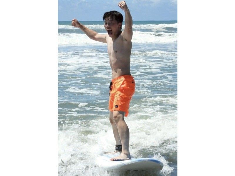 サーフィン体験教室(撮影付き)ボードの上に立つことを目指そう！の紹介画像