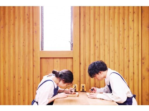愛知県 名古屋市 結婚式の両親贈呈品 三連時計 の手作り教室 世界にひとつのオリジナル時計をプレゼント スタッフのサポートがあるから安心 アクティビティジャパン 愛知県 名古屋市 結婚式の両親贈呈品 三連時計 の手作り教室 世界にひとつのオリジナル時計をプレゼント スタッフのサポートがあるから安心 アクティビティジャパン