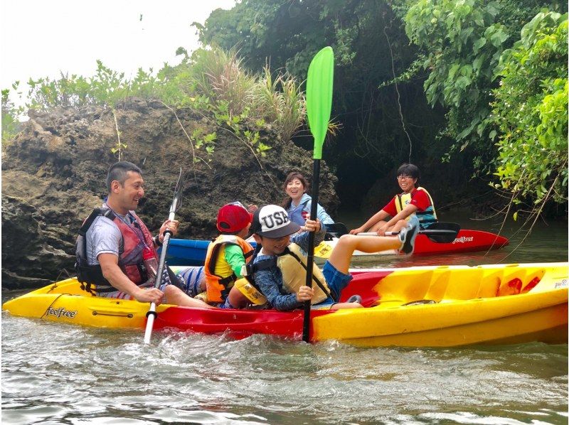 【家庭優惠：1名兒童免費半價！ ] 2歲以上◎紅樹林獨木舟《可以當天預約、免費拍攝數據、租借手機殼、熱水淋浴》の紹介画像