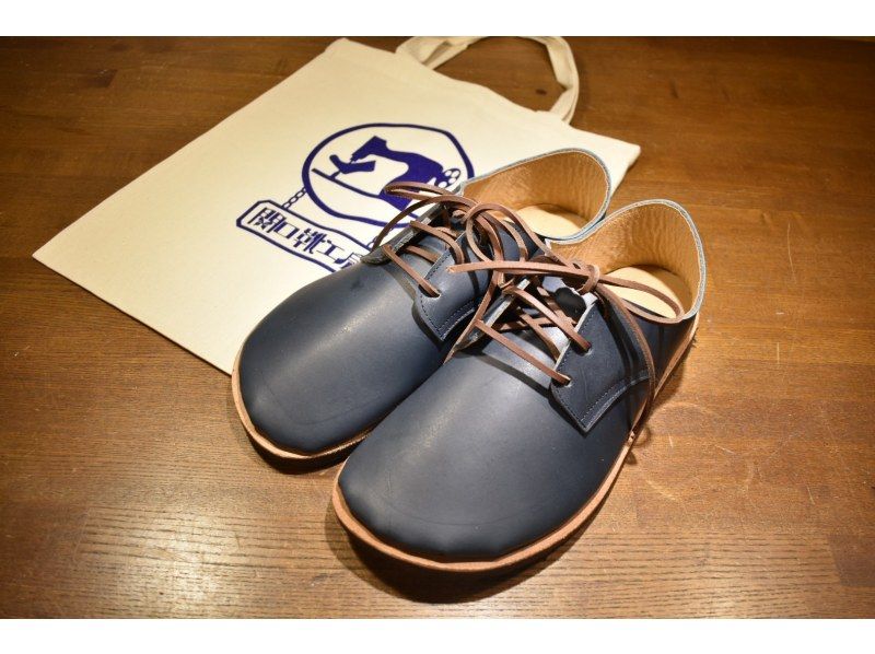 【東京・調布】「袋縫い靴」手縫いの縫い目が見えず、張り出しがある靴になるため より安定感のある靴になります。（牛革・21cm～27cm）