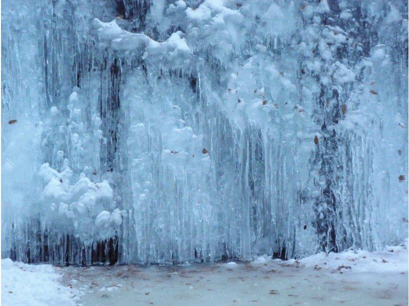 【四万吾妻／群馬 関東】冬の造形美！氷瀑＆氷柱観賞ハイキング・トレッキング1日ツアー『神秘のアイスフォール＋』伊香保、草津温泉も近い◎の紹介画像