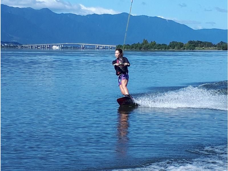 [Shiga/Lake Biwa/Wakeboard] Reliable support course (10 minutes x 2 sets) Limited to 2nd to 3rd time