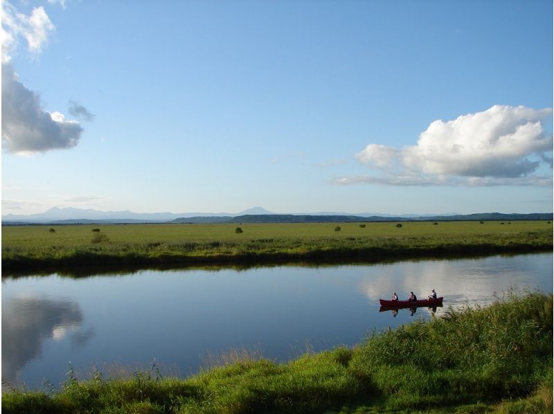 [Hokkaido / Kushiro] Group ｜ Canoe Touring and Jibie BBQ Plan ｜ Kushiro Marsh ｜ Enjoy the charm of nature ♪ ｜ Apply from 10 people or moreの紹介画像