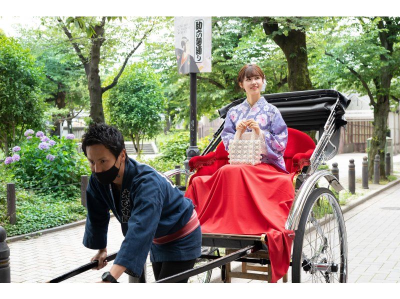 Woman renting a kimono and riding a rickshaw Kimono Rental VASARA Kamakura Ekimae Branch