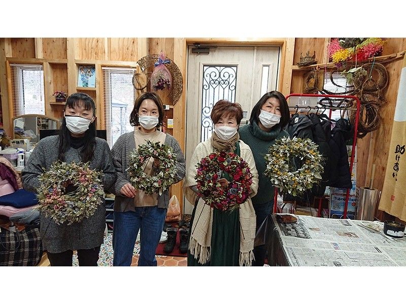 [Hokkaido / Chitose] Arrangement experience such as leasing using plenty of natural dried flowers! Because it is a small number of people, it is safe even for the first time ♪の紹介画像