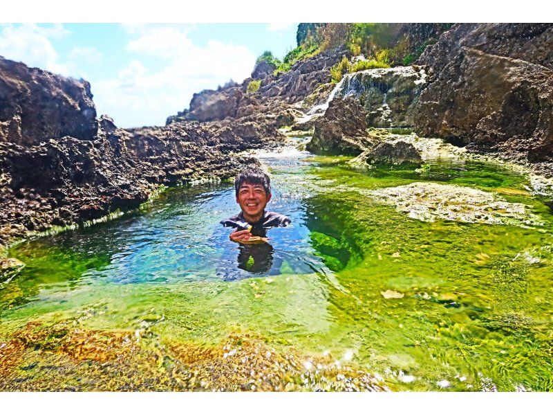 【沖縄・八重瀬】1組限定のガイド完全貸し切り☆トレッキングで滝を目指す！写真・動画全てプレゼント、器材レンタル無料！那覇から車で30分！の紹介画像