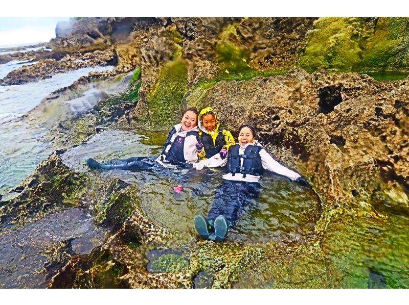 【沖縄・八重瀬】1組限定のガイド完全貸し切り☆トレッキングで滝を目指す！写真・動画全てプレゼント、器材レンタル無料！那覇から車で30分！の紹介画像