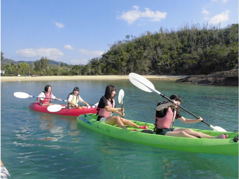 [Okinawa / Nago] Experience the sea! Oura Bay Sea Kayaking & Beachcombingの紹介画像
