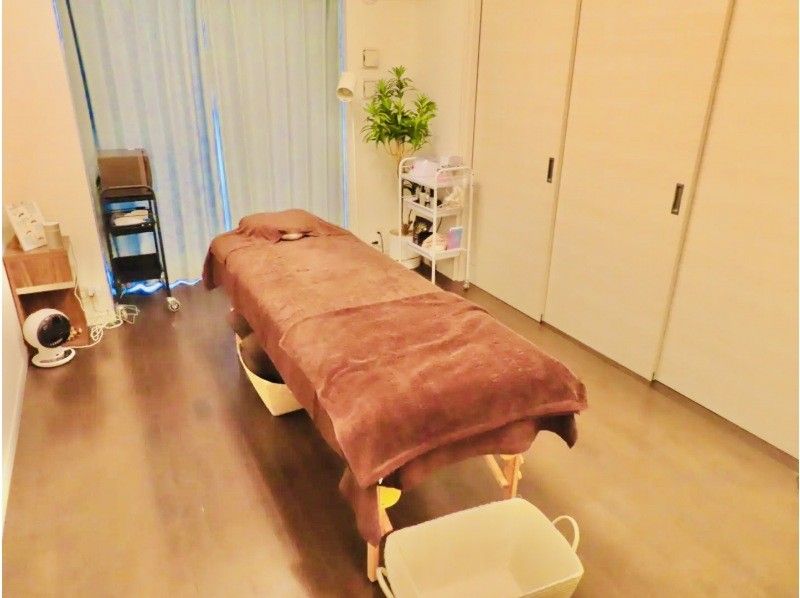 [银座]玄武岩热石 + 印度式阿育吠陀 Abhyanga 全身 120 分钟 ☆の紹介画像
